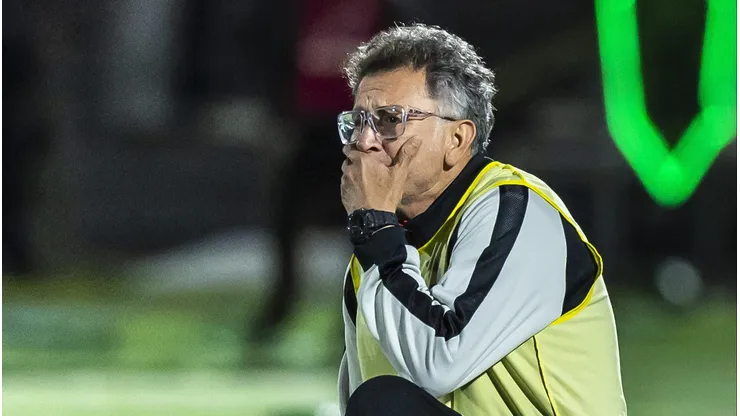 CIUDAD JUAREZ, MEXICO - NOVEMBER 6: Juan Carlos Osorio head coach of Tijuana gestures during the 16th round match between FC Juarez and Tijuana as part of the Torneo Apertura 2024 Liga MX at Olimpico Benito Juarez on November 6, 2024 in Ciudad Juarez, Mexico. (Photo by Francisco Vega/Getty Images)