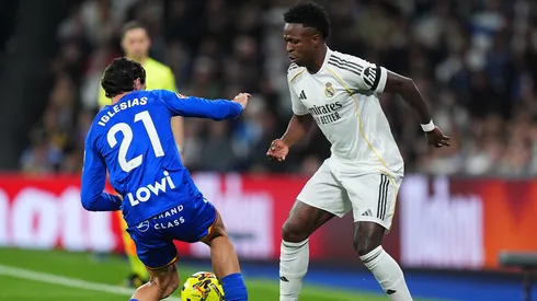 Vinicius intenta un regate en Real Madrid vs. Getafe