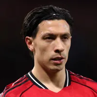 ¿Por qué no juega Lisandro Martínez en Newcastle vs. Manchester United?