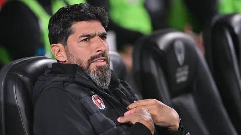 Sebastián Abreu intenta volver a poner a Xolos en el camino de la victoria.