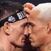 ¿A qué hora es la pelea de Max Holloway vs. Charles Oliveira en UFC 326?