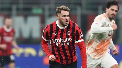 Santiago Giménez no será parte del duelo de Milan ante Inter por la Serie A 2025-26
