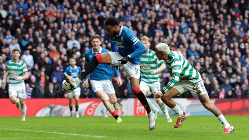 En plena pelea campal Julián Araujo se burla del Rangers