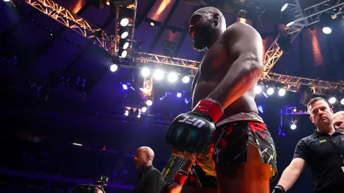 Jon Jones mostró su fastidio por haber quedado fuera de la cartelera más importante del año.