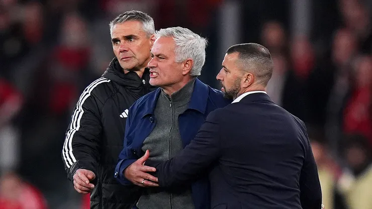 José Mourinho explotó al ser tratado de traidor por una leyenda del Porto