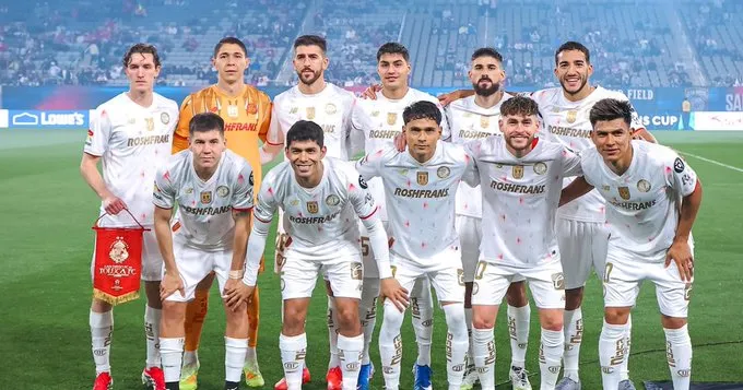 La formación de Toluca en San Diego.