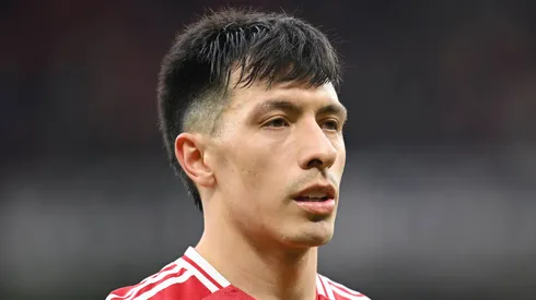 Lisandro Martínez no juega con Manchester United ante Aston Villa