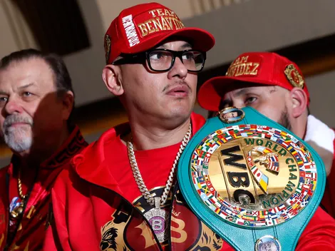 El padre de David Benavidez afirmó que Canelo Álvarez está acabado