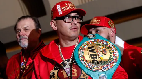 José Benavidez arremetió contra la carrera de Canelo Álvarez.