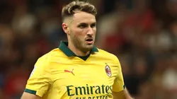 Santi Giménez no juega ante Lazio.