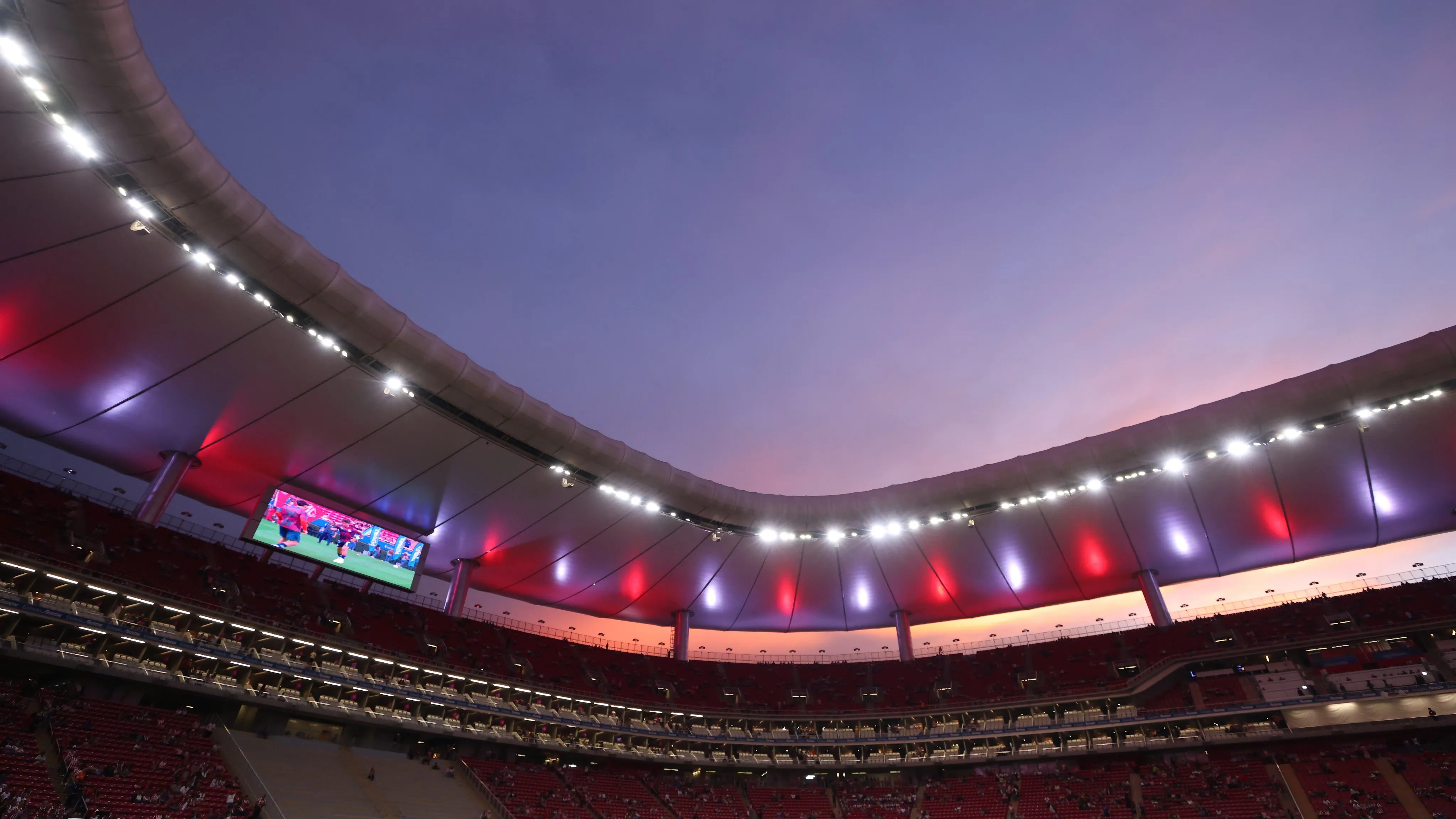 El Akron será el anfitrión de Chivas-León [Foto: Getty]