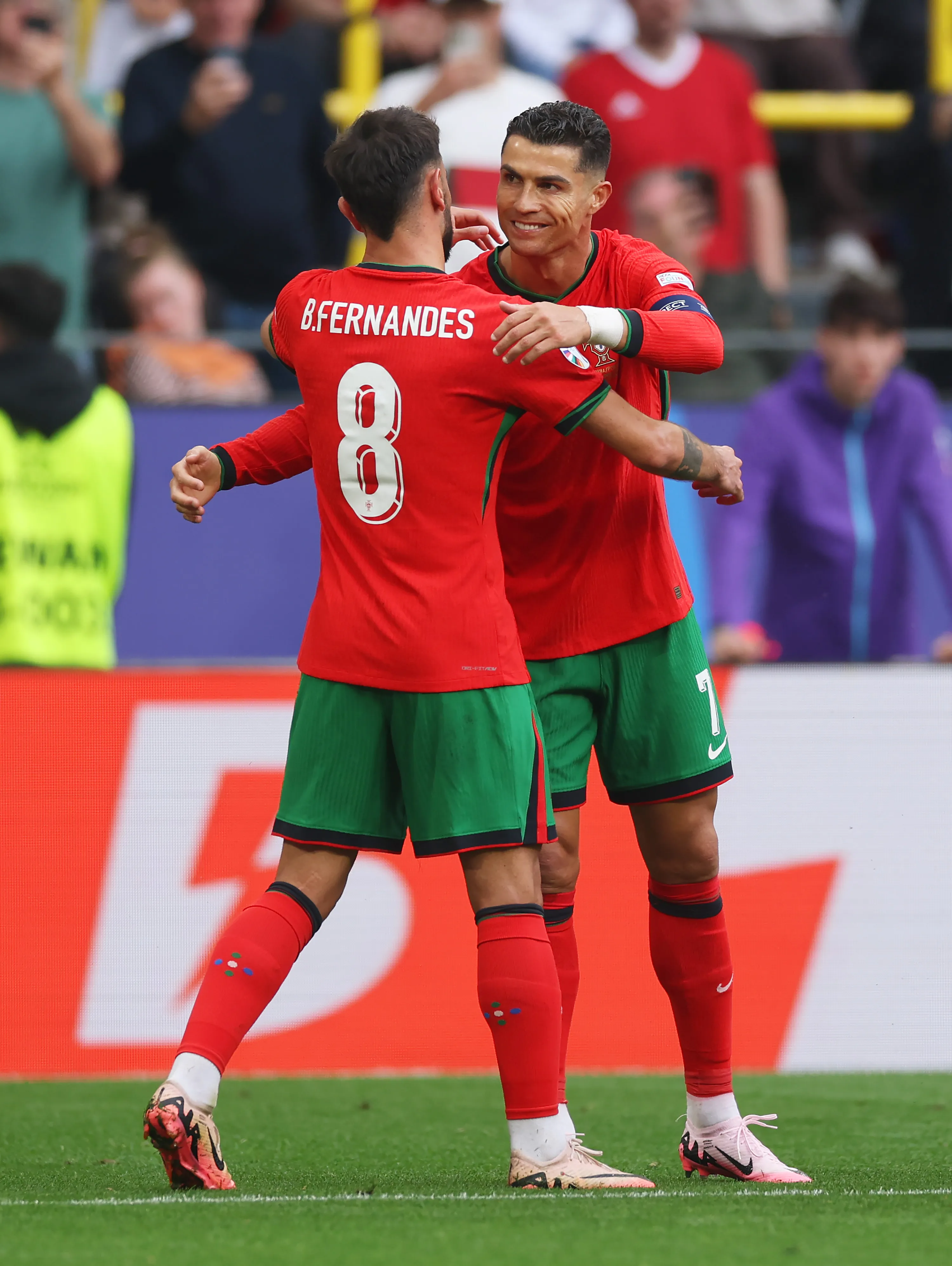 Cristiano Ronaldo y Bruno Fernandes en Portugal (Getty Images)
