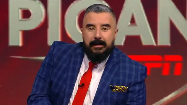 Álvaro Morales pidió por Efraín Juárez