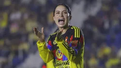 Scarlett Camberos calienta el partido ante Tigres Femenil
