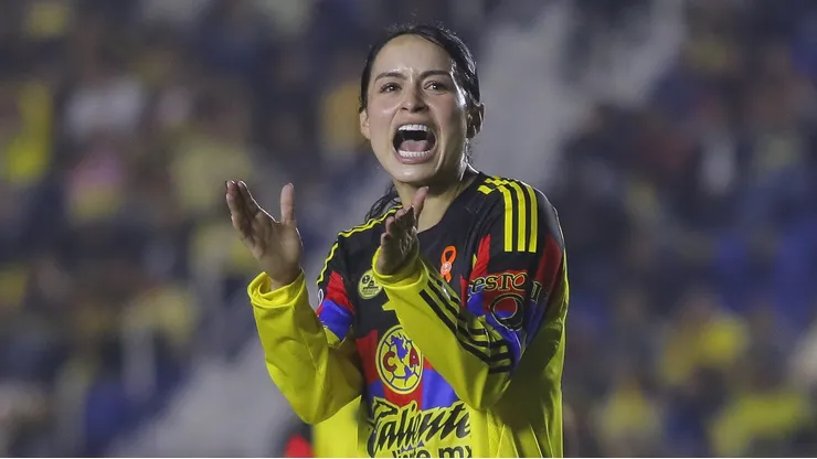 Scarlett Camberos calienta el partido ante Tigres Femenil