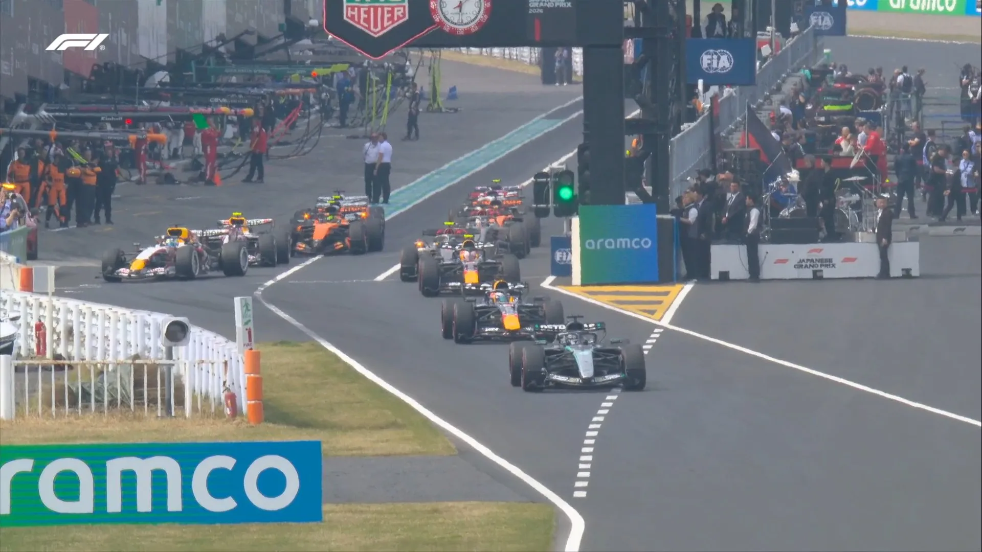 Los coches salieron a la pista en Suzuka