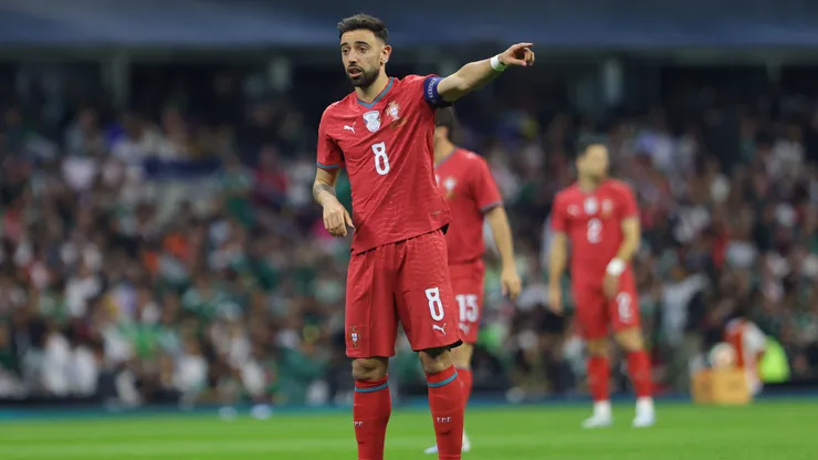 Bruno Fernandes presume su playera del Club América