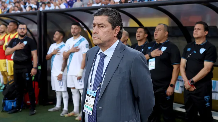 Guatemala desmintió la salida de Luis Fernando Tena con un contundente mensaje