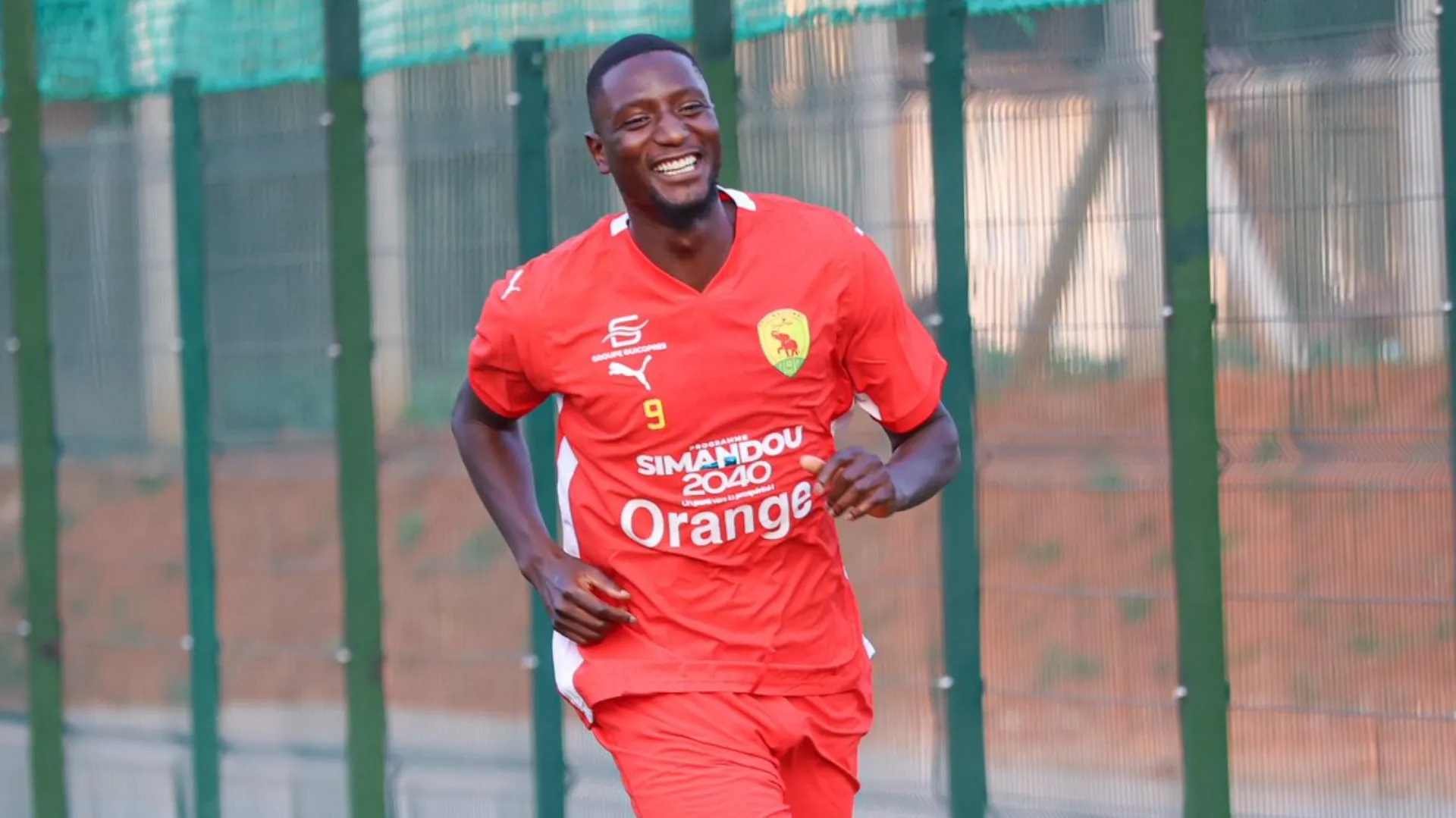 Serhou Guirassy sufre a una selección débil en África. (X)