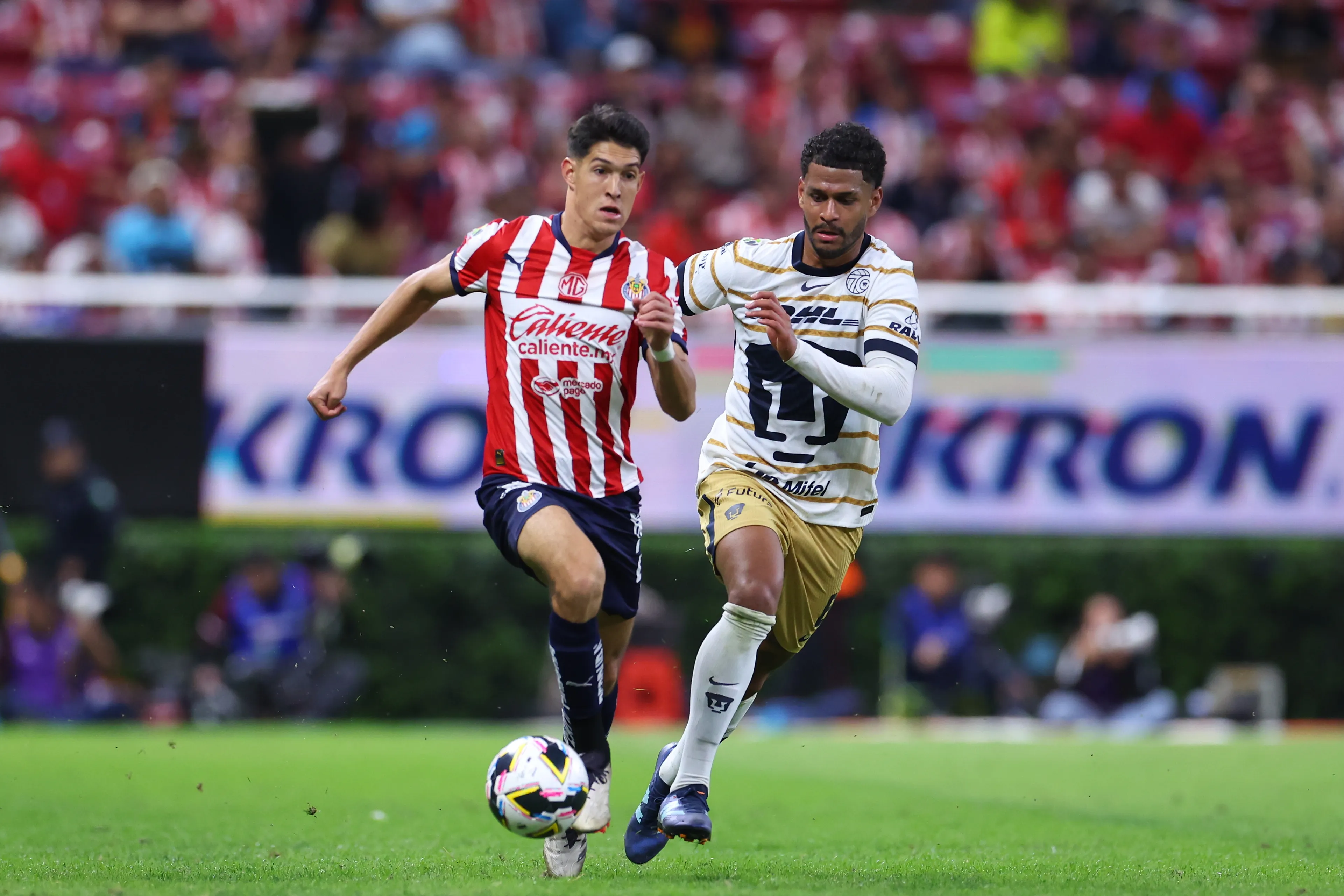 Chivas y Pumas empataron 0-0 en el último partido en el Akron (Getty Images)