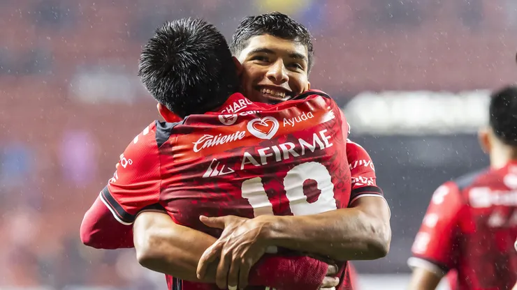 ¿Kevin Castañeda molesto por foco a Gilberto Mora?