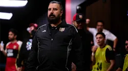Álvaro Morales debutó con derrota como entrenador