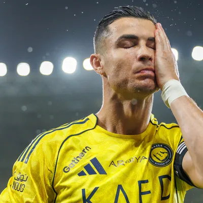 Cristiano Ronaldo es acusado de recibir ayudas arbitrales para ser campeón