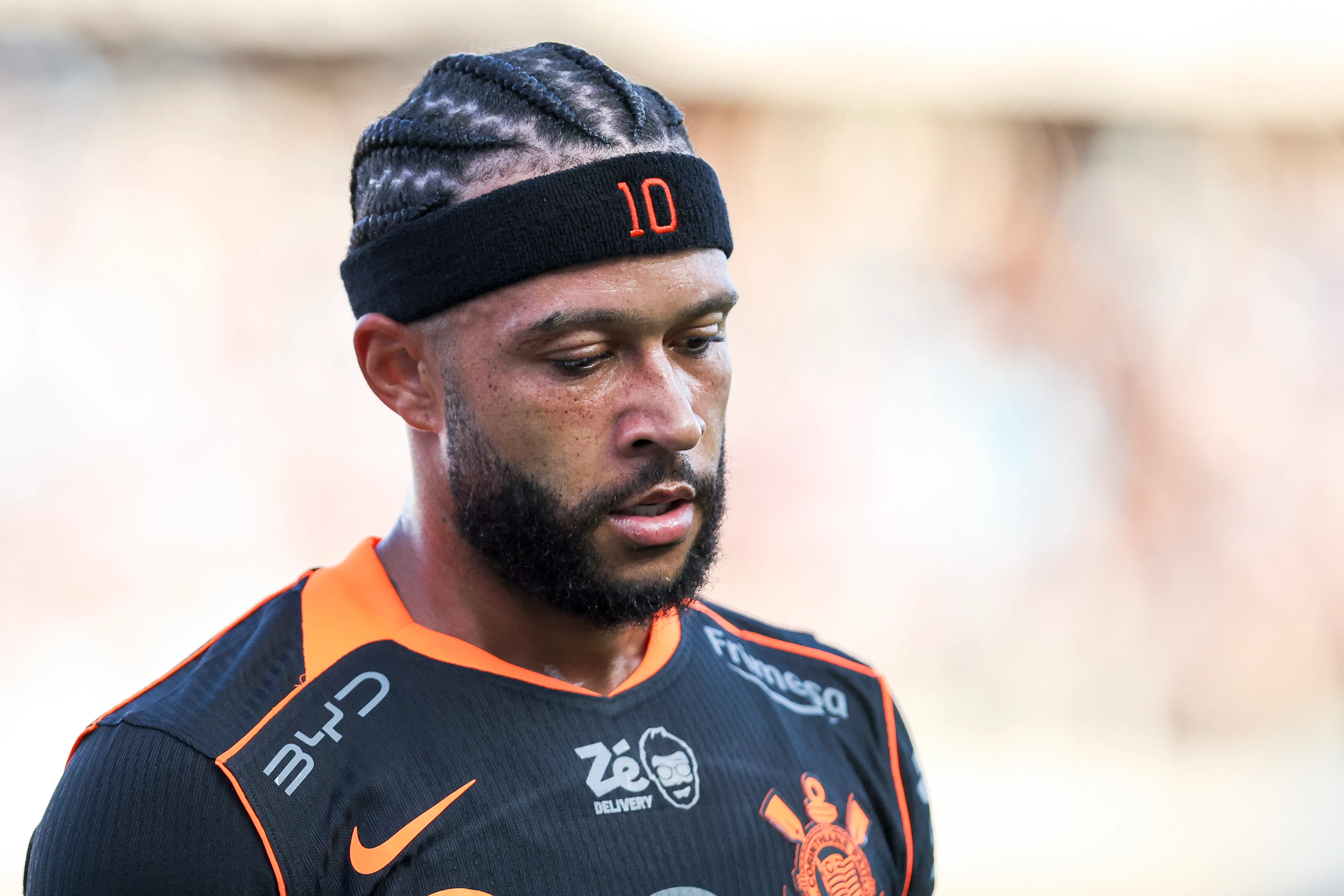 Platense-Corinthians, sin Memphis Depay por desgarro [Foto: Getty]