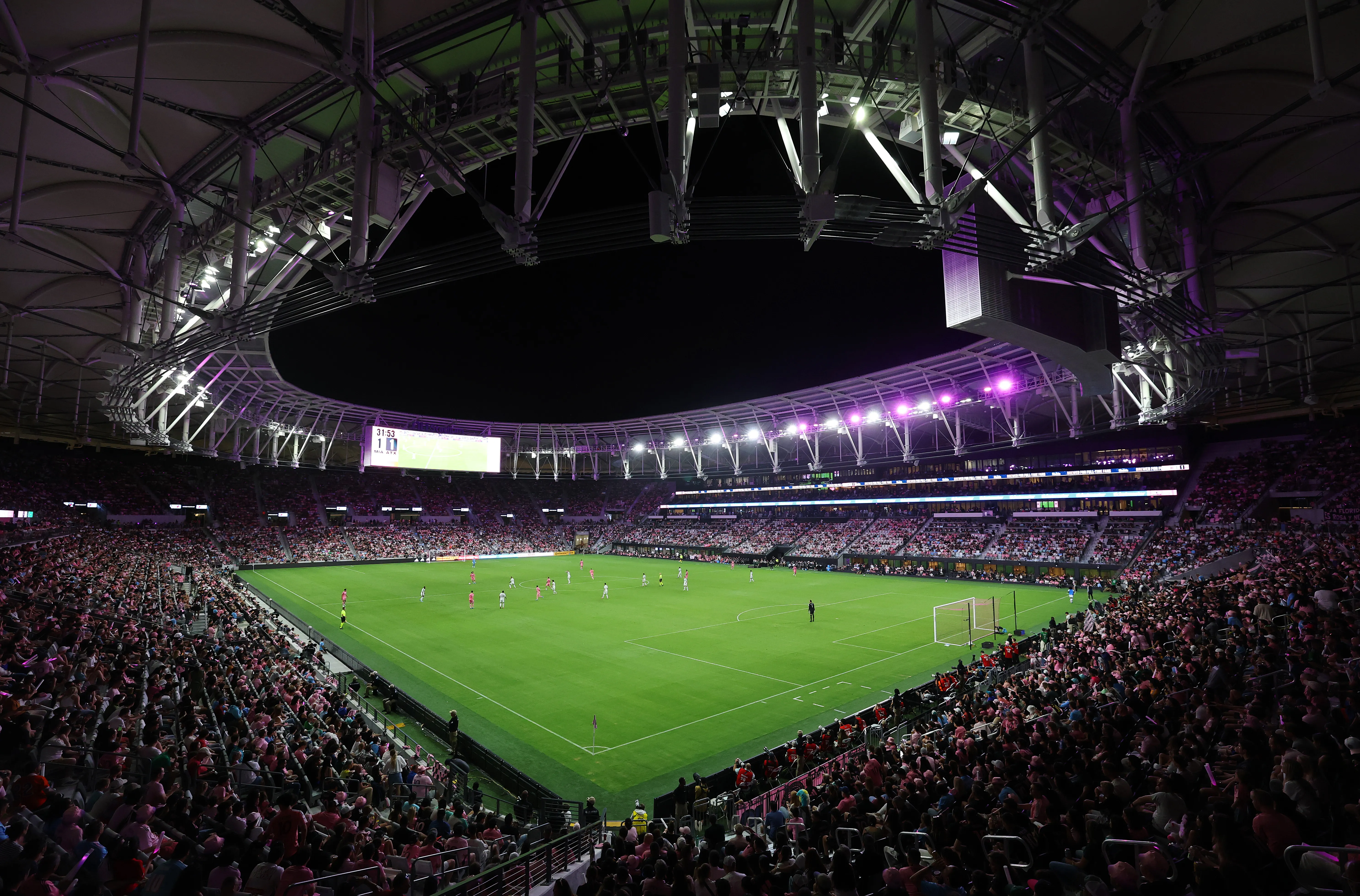 El NU Stadium espera por otra noche de fiesta [Foto: Getty]