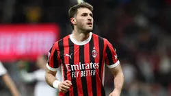 Santiago Giménez no será parte del duelo de Milan ante Udinese por la Serie A 2025-26