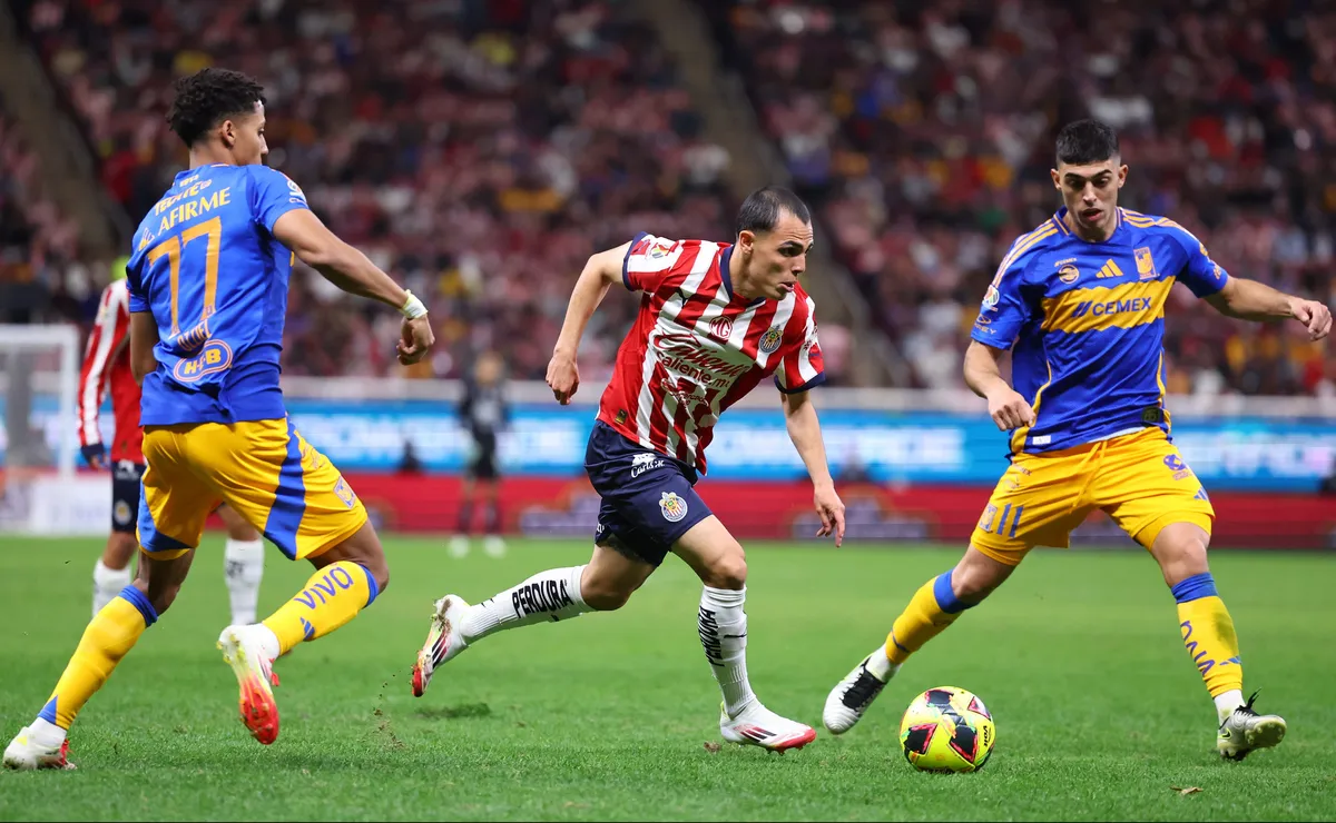 Sigue el minuto a minuto del Tigres vs Chivas del Clausura 2026