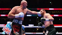 Tyson Fury no sufrió para vencer a Arslanbek Makhmudov en Londres.