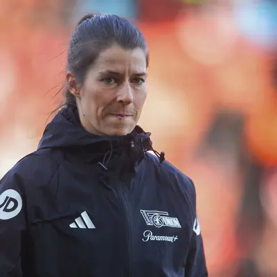 ¿Quién es Marie-Louise Eta, la primera mujer que dirigirá en la Bundesliga?