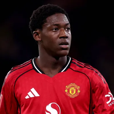 ¿Por qué no juega Kobbie Mainoo en Manchester United vs. Leeds?
