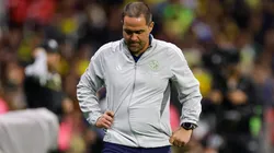 Jardine sobre el vestidor del América.