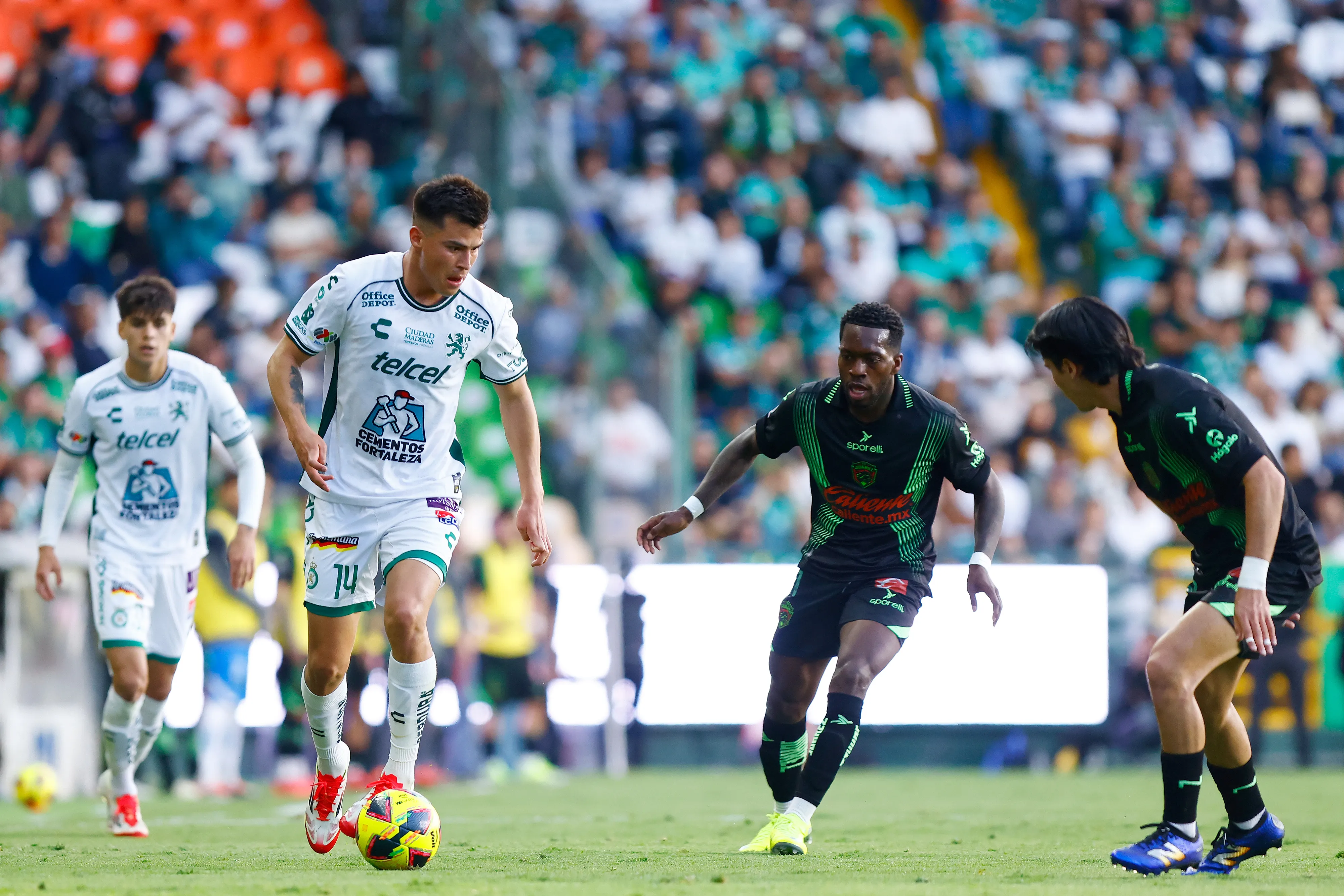 León y Juárez se reencuentran en el Nou Camp [Foto: Getty]