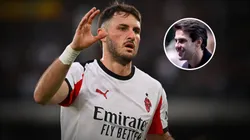 Santiago Giménez recibió halagos de Kaká