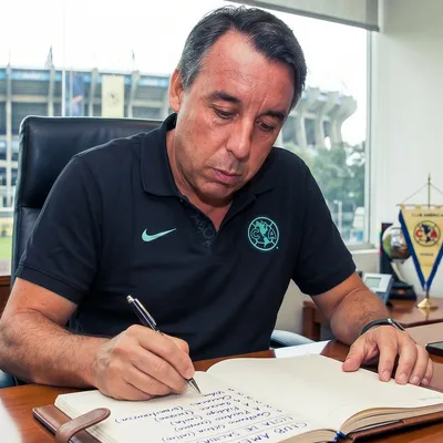 Emilio Azcárraga autoriza dos bajas en el Club América