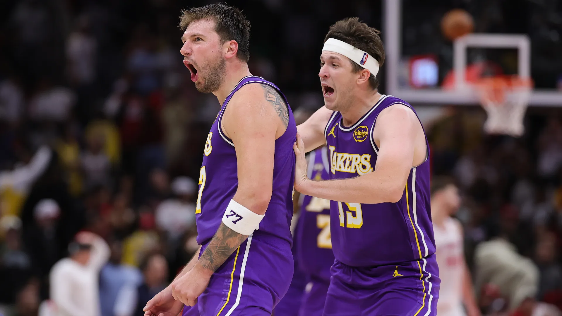 Luka Doncic y Austin Reaves podrían reaparecer pronto. (GETTY IMAGES)