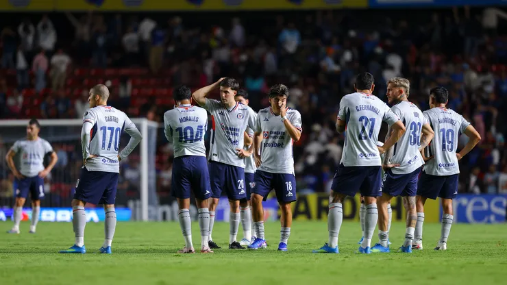 Los jugadores de Cruz Azul buscaron impedir la salida de Nicolás Larcamón