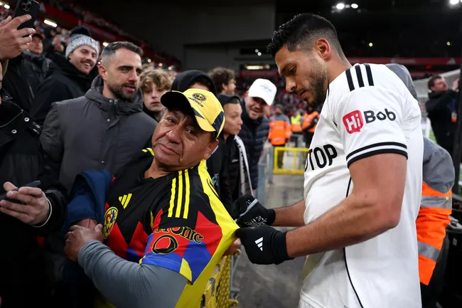 Raúl Jiménez, siempre fiel a sus raíces [Foto: Getty]