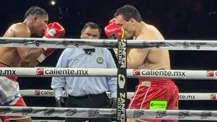 Chávez Jr. mostró un nivel muy superior al de su rival.