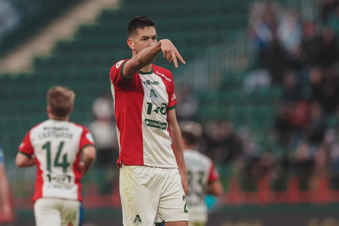 César Montes se lesionó con Lokomotiv de Moscú (@cjasib)