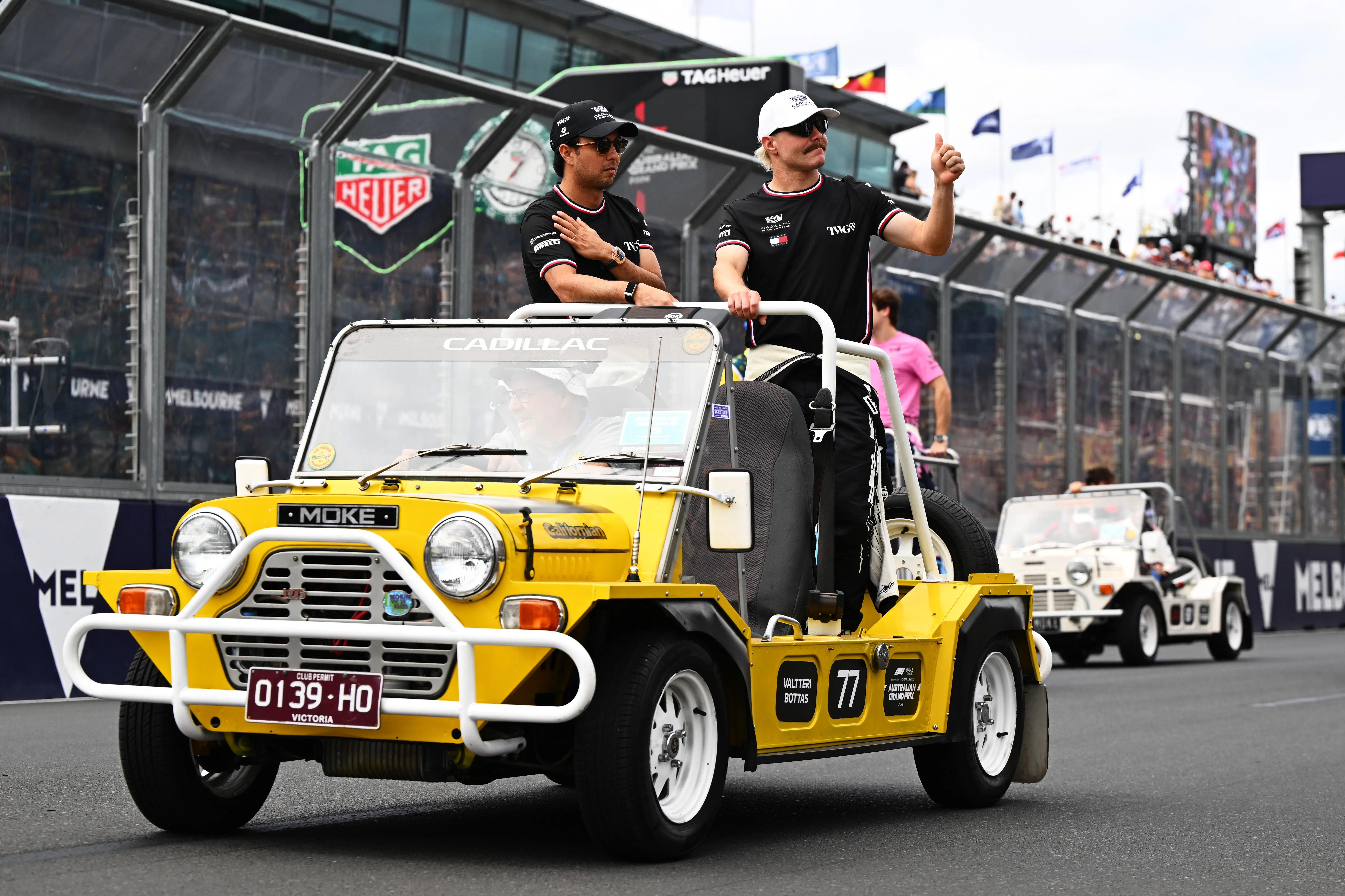 Sergio Perez y Valtteri Bottas en el desfile de pilotos del GP de Australia 2026 (Getty Images)