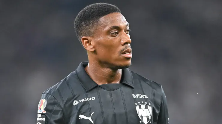 Anthony Martial abandona Monterrey.