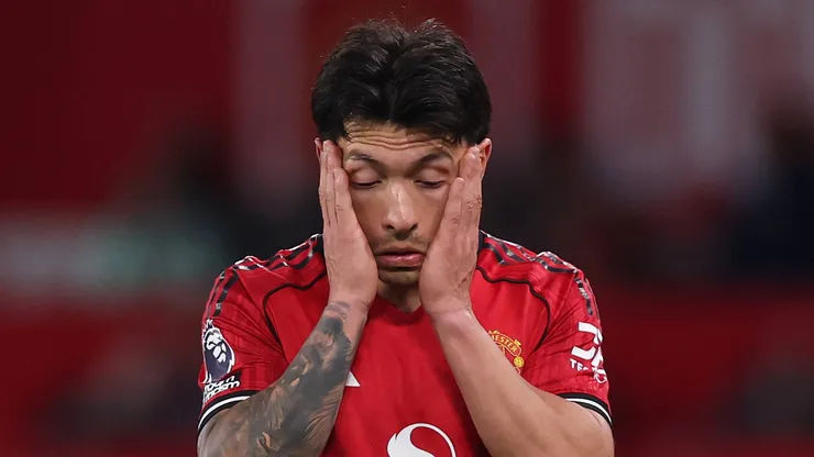 Lisandro Martínez no juega con Manchester United ante Liverpool