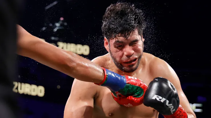 Gilberto Ramírez sufrió de principio a fin la pelea con David Benavidez.