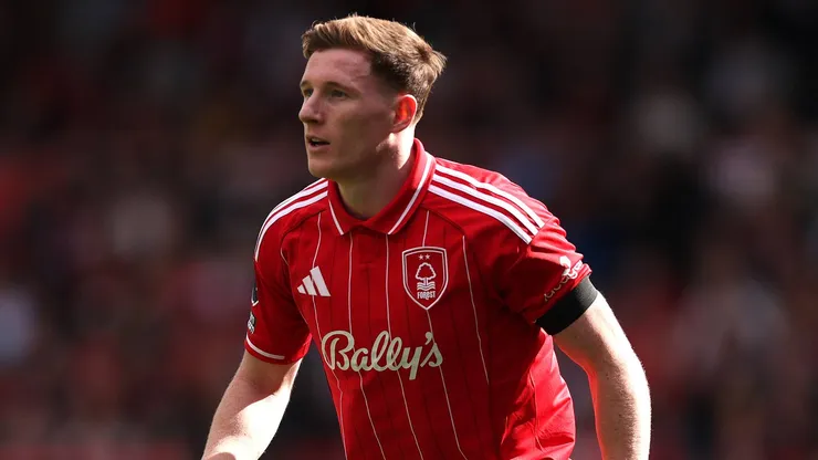 Elliot Anderson no juega contra Chelsea