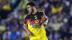Sebastián Cáceres salió del partido entre América y Pumas UNAM tras un golpe por conmoción