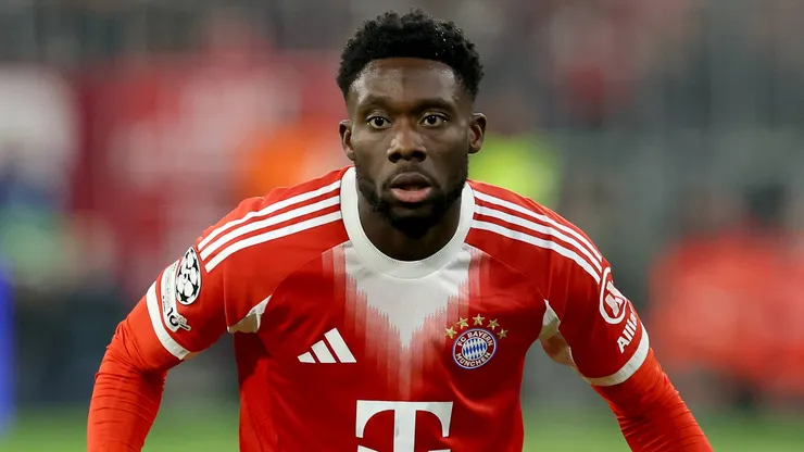 Alphonso Davies se lesionó